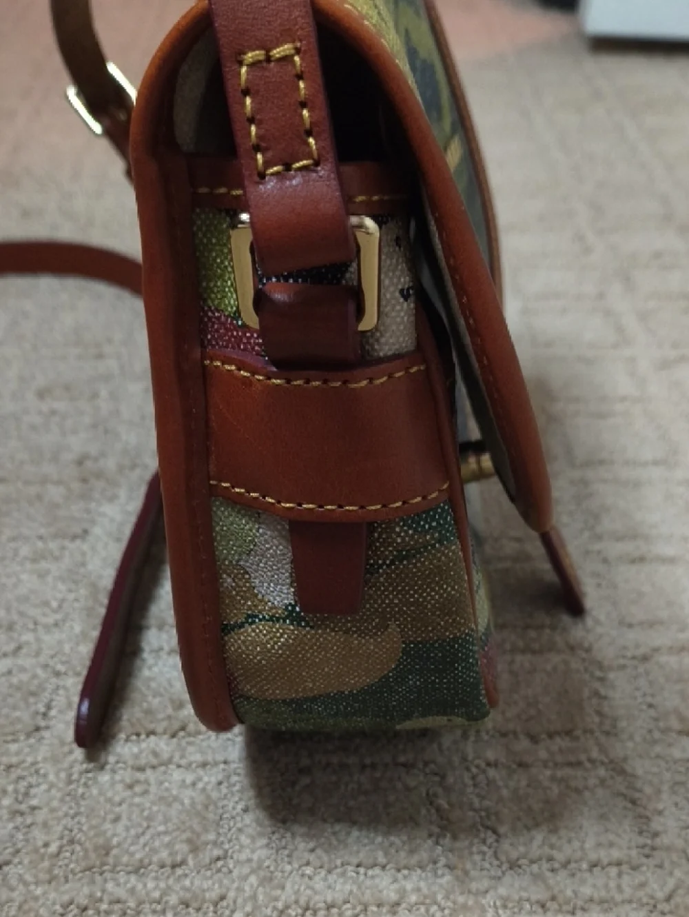 Dooney & Bourke Multicolor Duck Print Crossbody Bag *READ*